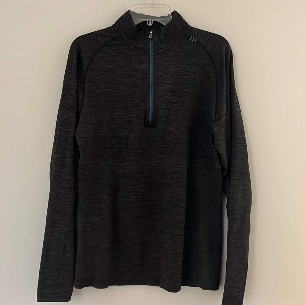 Mens Lululemon lightweight gray 1/4 zip/pullover size large